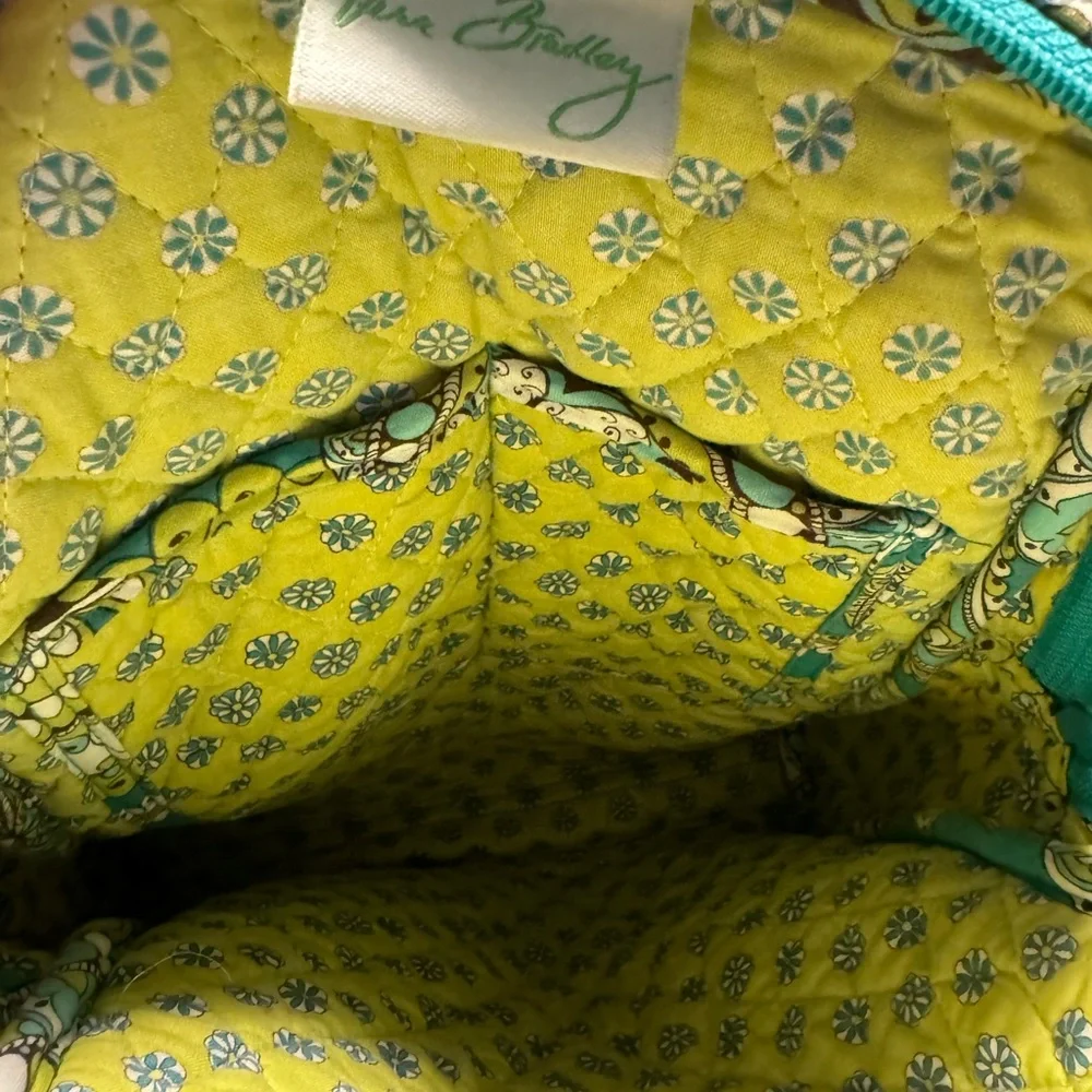 Vera Bradley Peacock Design Quilted Backpack. EUC